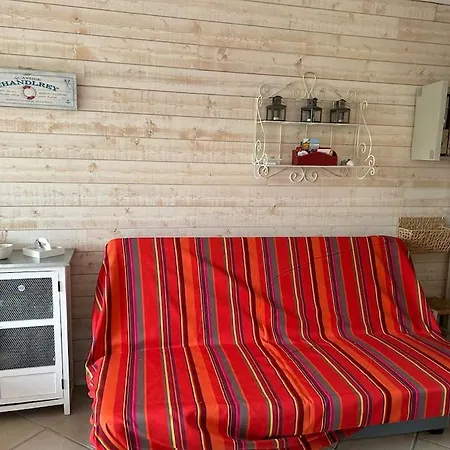 Superbe Studio Dans Avec Piscine * Saint-Cyprien (Pyrenees-Orientales)