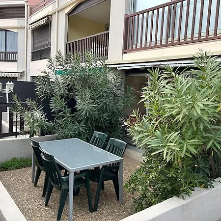 Superbe Studio Dans Avec Piscine * Saint-Cyprien (Pyrenees-Orientales)